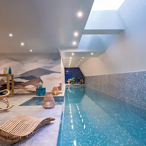 Hotel Parister Piscine &